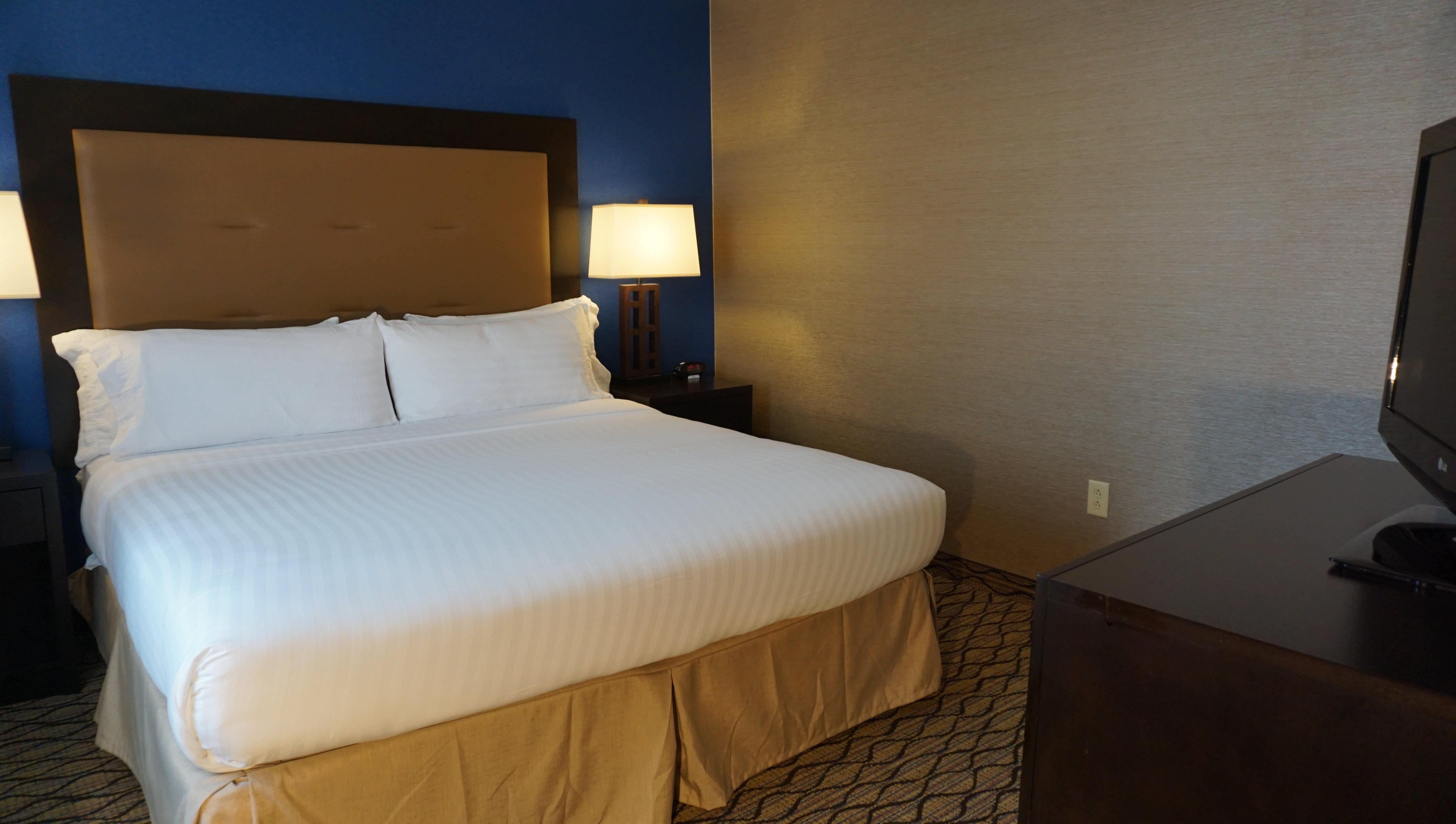 Express & Gibson By Ihg