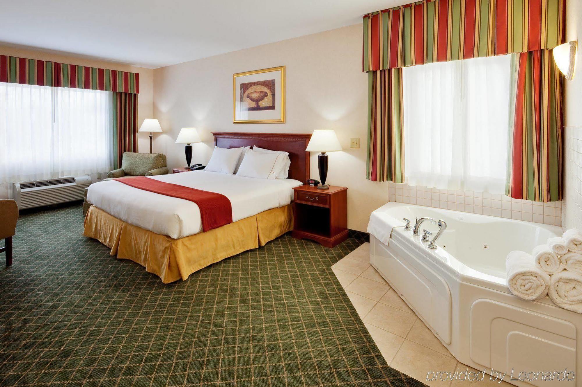 Express & Gibson By Ihg Hotel New Milford