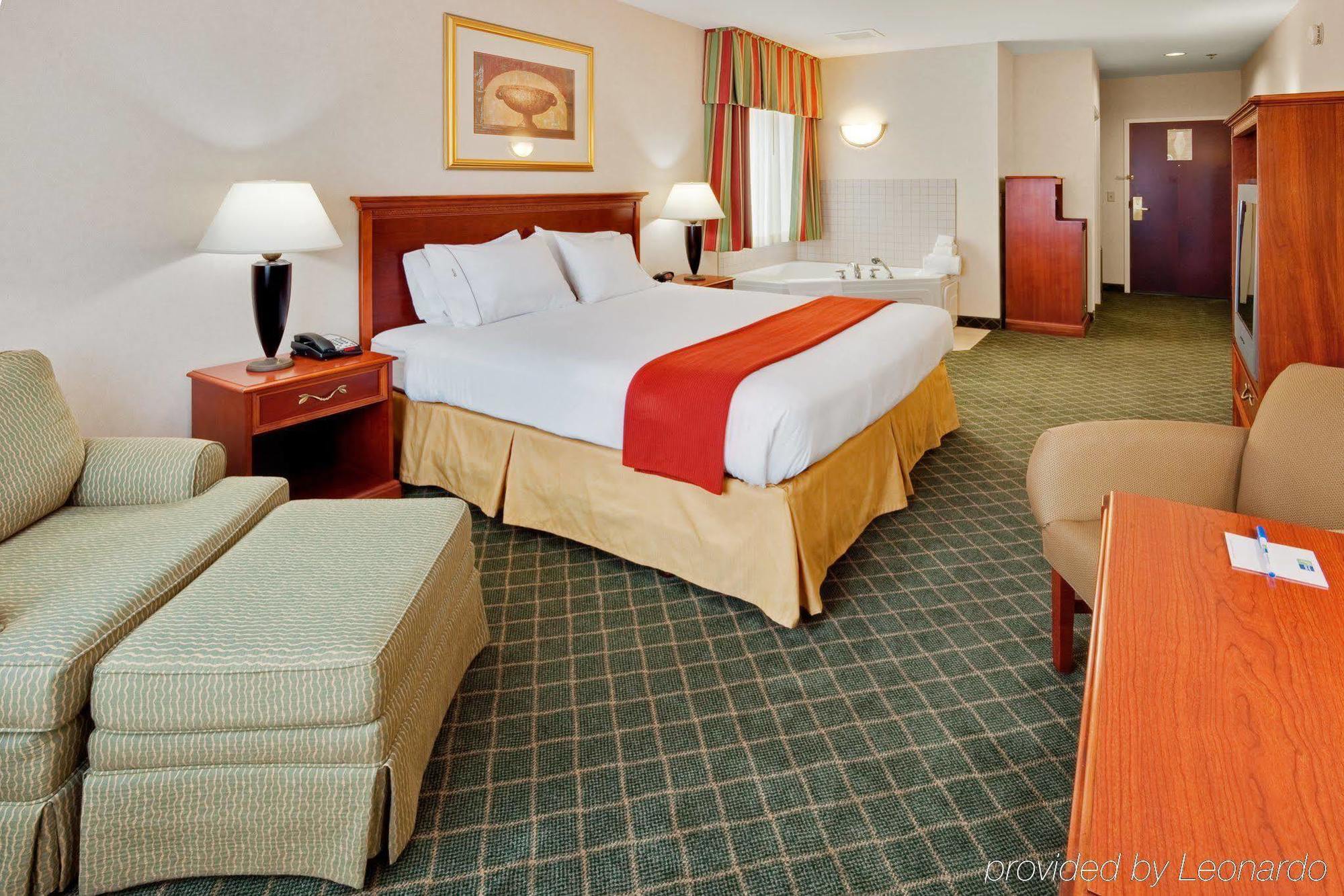 Express & Gibson By Ihg Hotel New Milford