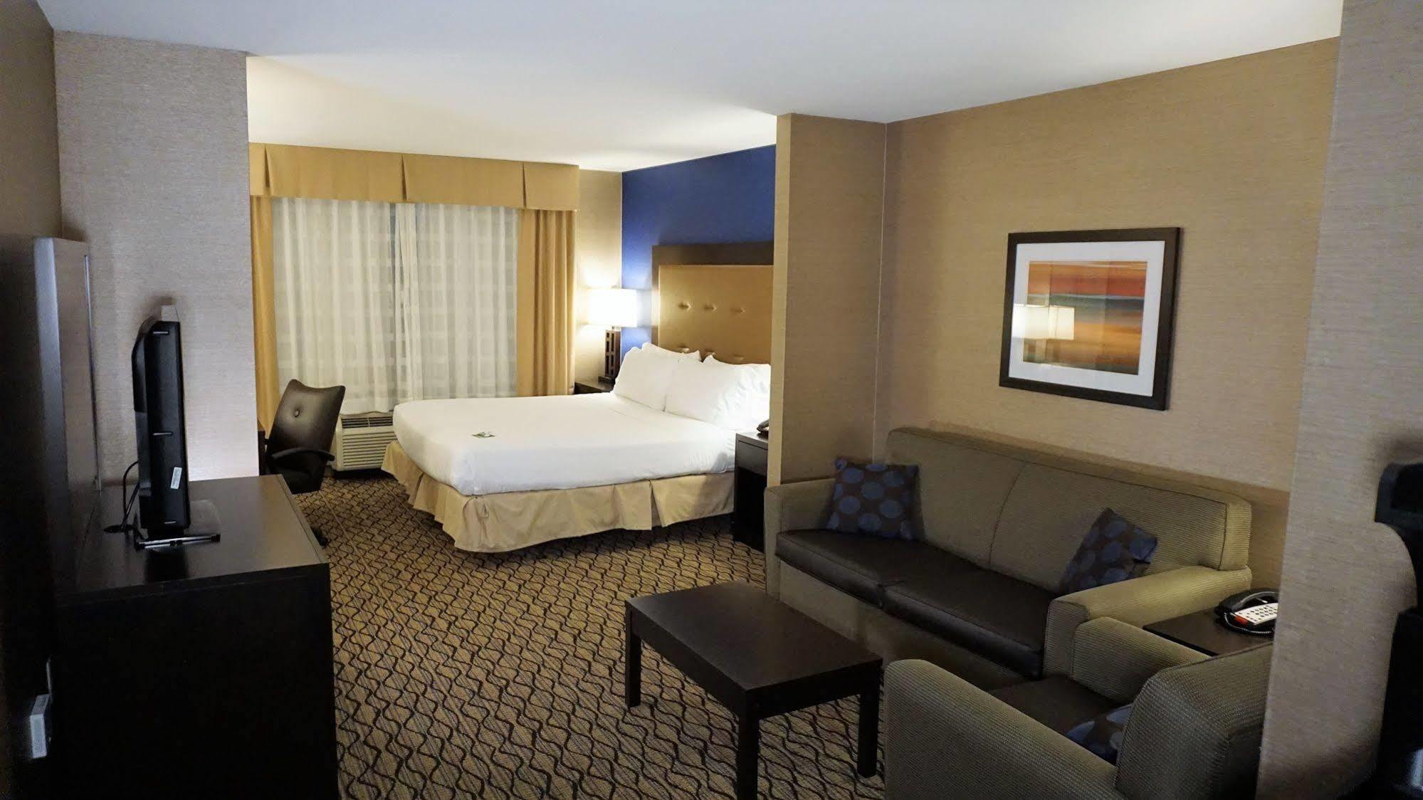 Hotel Express & Gibson By Ihg 3*